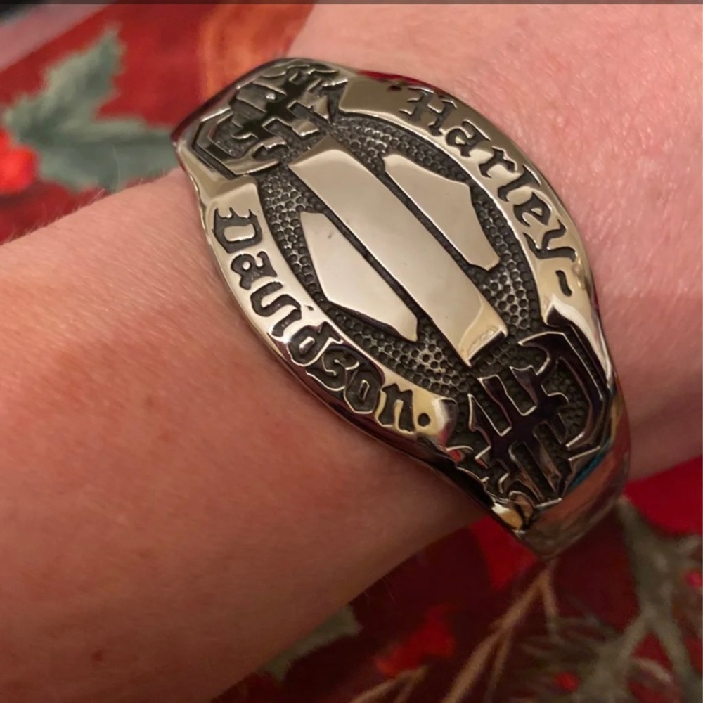 Limited! HD Women’s Bracelets